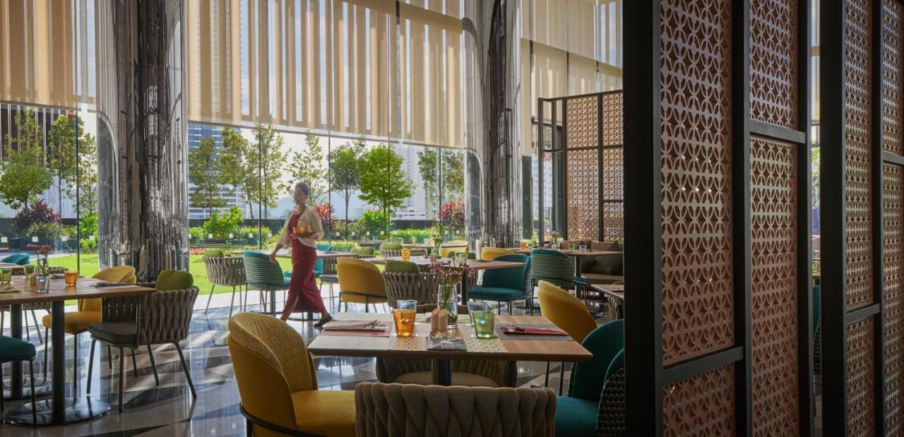 Amari Spice Penang Hotell Bayan Lepas Exteriör bild The restaurant