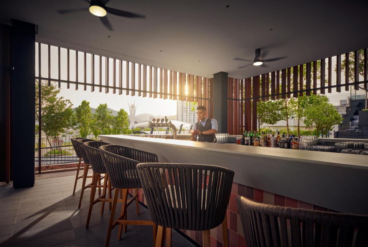 Amari Spice Penang Hotell Bayan Lepas Exteriör bild The Sky Bar