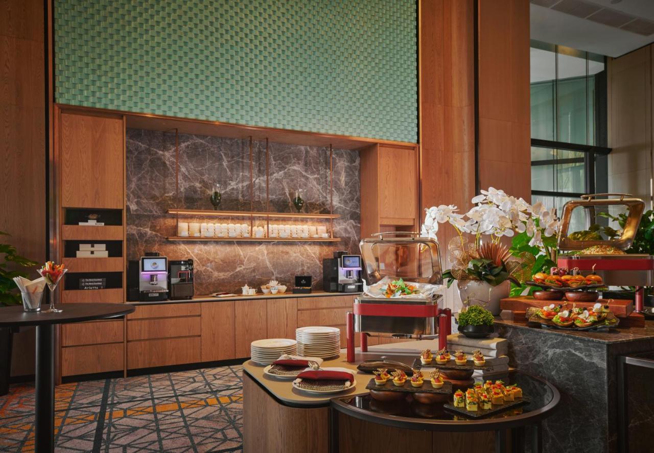 Amari Spice Penang Hotell Bayan Lepas Exteriör bild The Coffee Bar