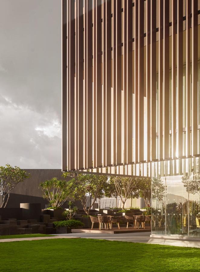 Amari Spice Penang Hotell Bayan Lepas Exteriör bild The building's facade